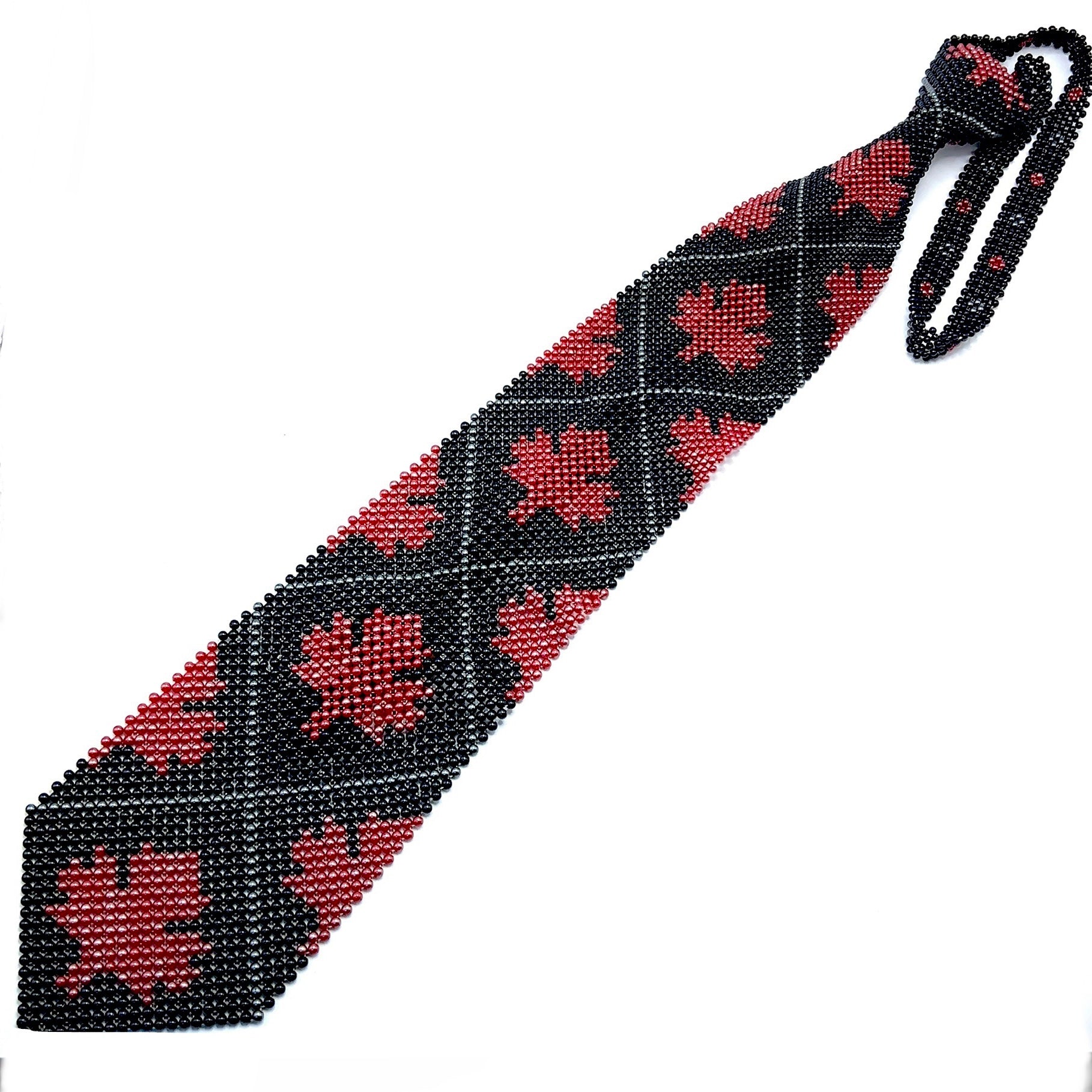 Handcrafted Maple Leaf Pattern Pearl Tie Nature-Inspired Elegance