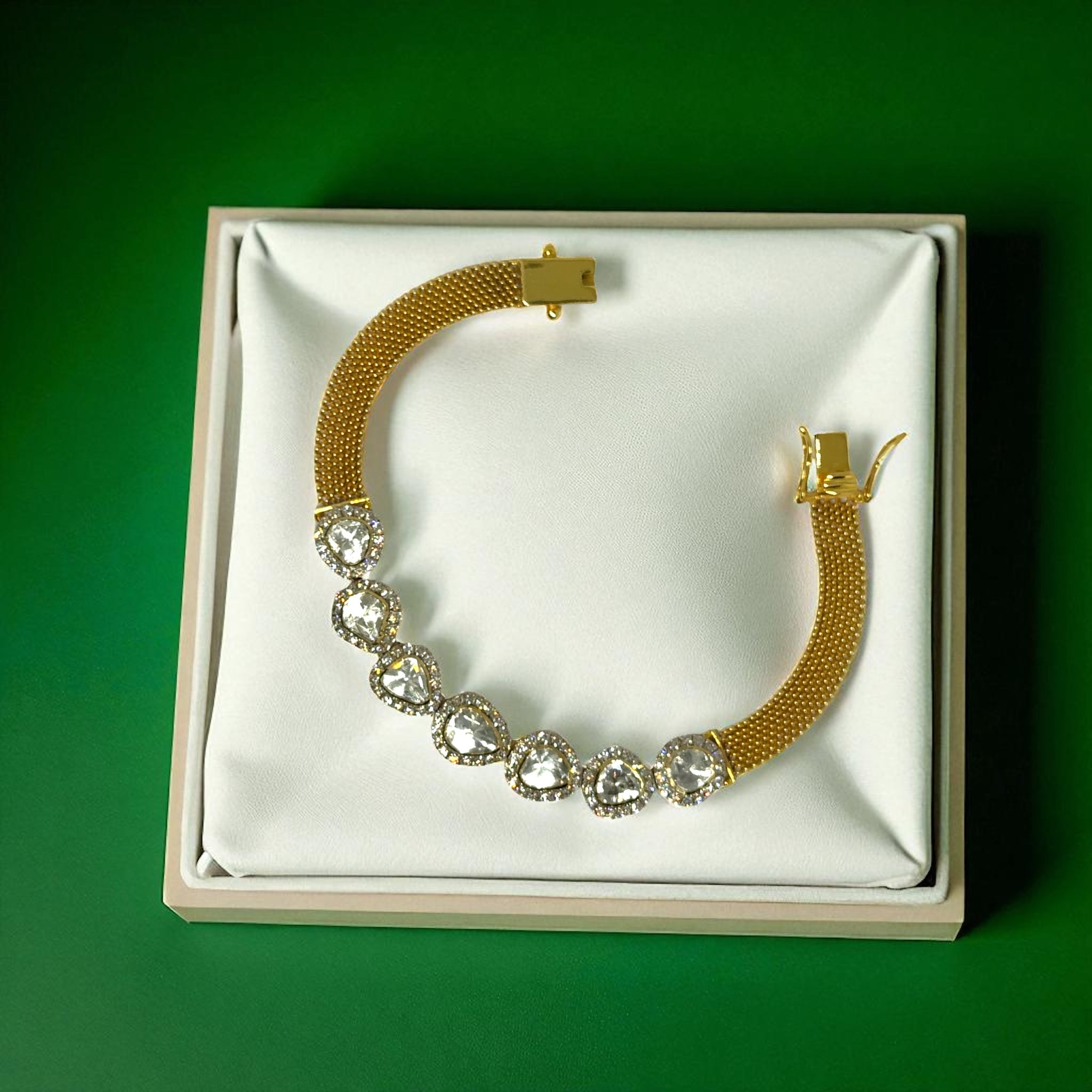 18K Yellow Gold Diamond Polki Bracelet – Elegant Piece Reflecting Indian Jewelry Traditions