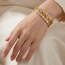 Yellow Gold CZ Floral Link Bracelet – Elegant Unisex Style with Polished Finish