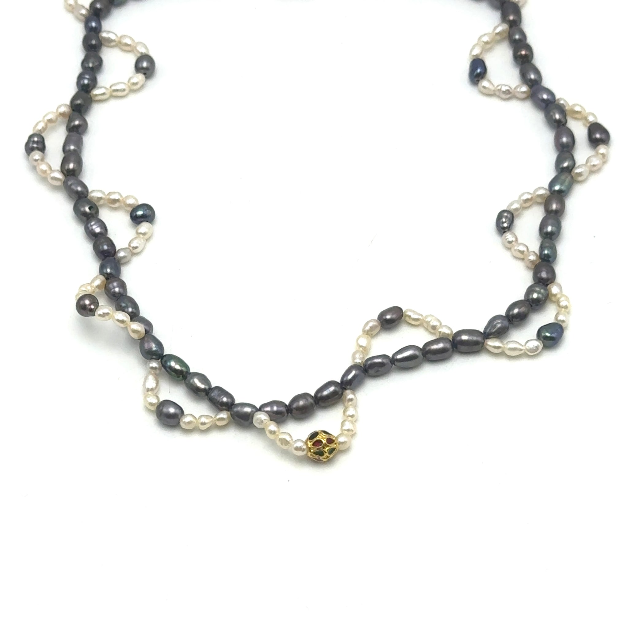 Pearl Elegant Dark Grey and White Twisted Necklace