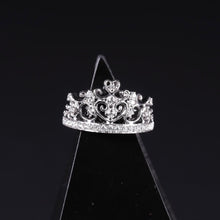 18K White Gold Crown Tiara Ring | Natural Diamond Heart Scroll Shared-Prong Design | Princess-Inspired Jewelry